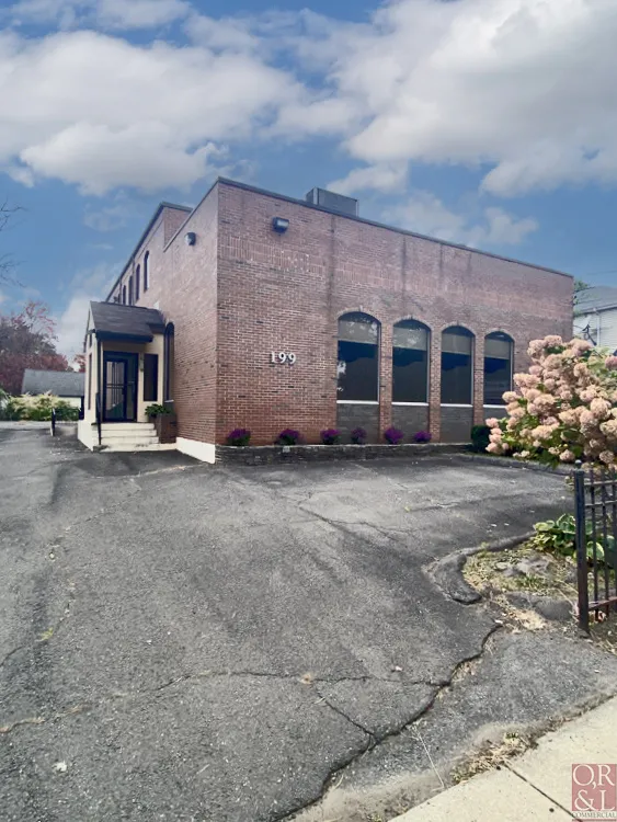 West Hartford - 199 Oakwood Avenue <br /><small>For Lease</small>
